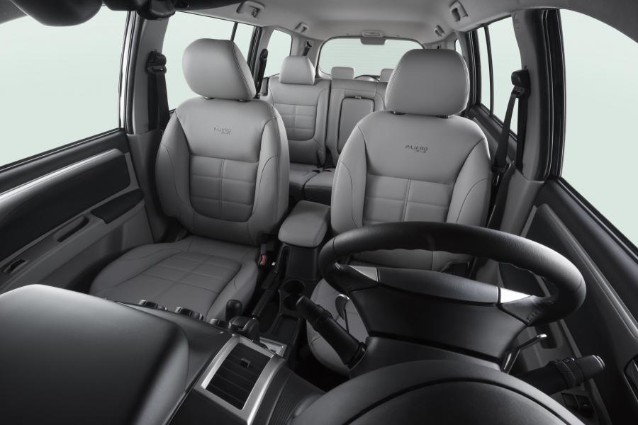  Mitsubishi Pajero HPE-S 2015 года  (фото 8 из 10)